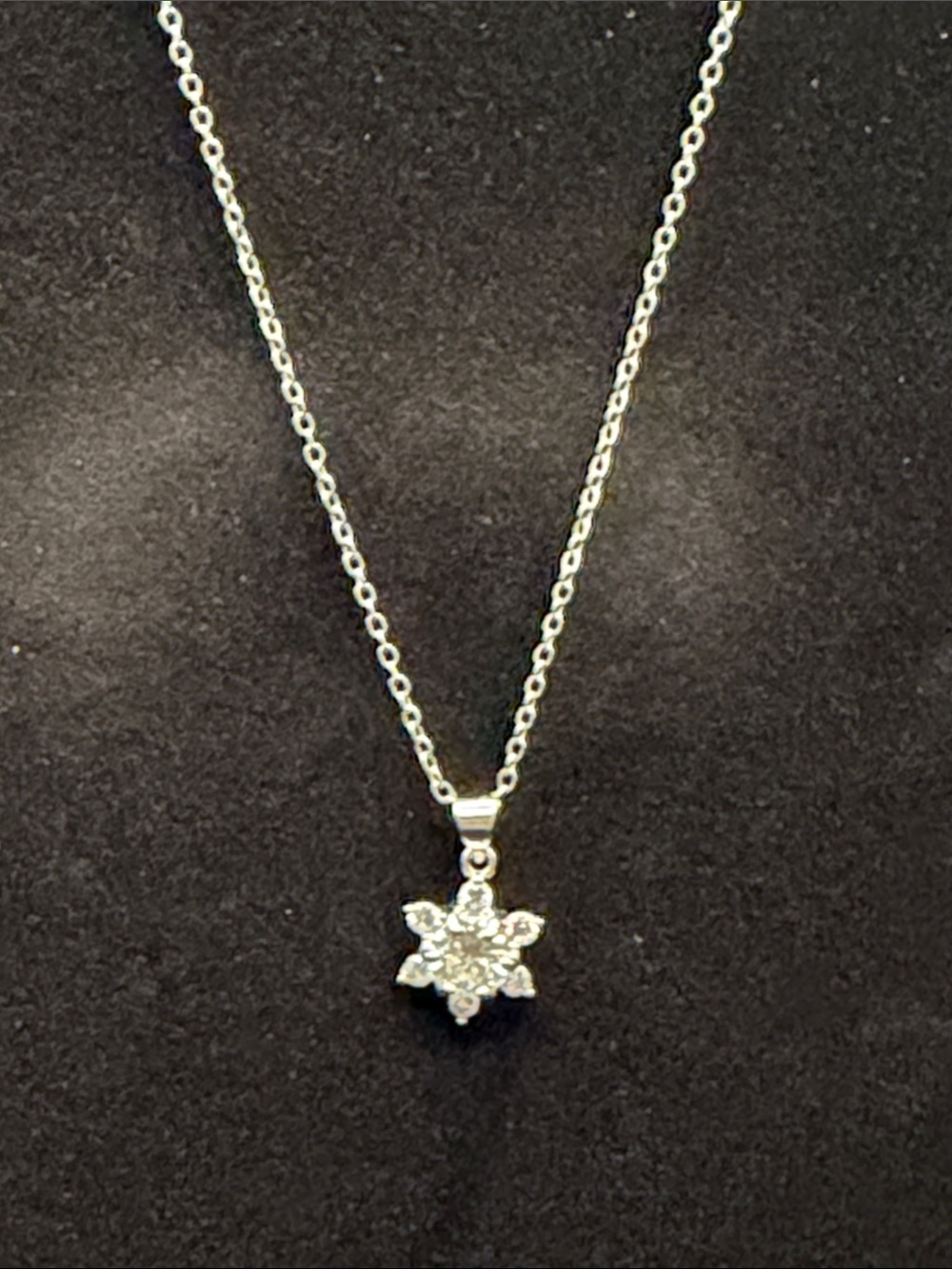 Source Unknown Silver Snowflake Pendant Necklace